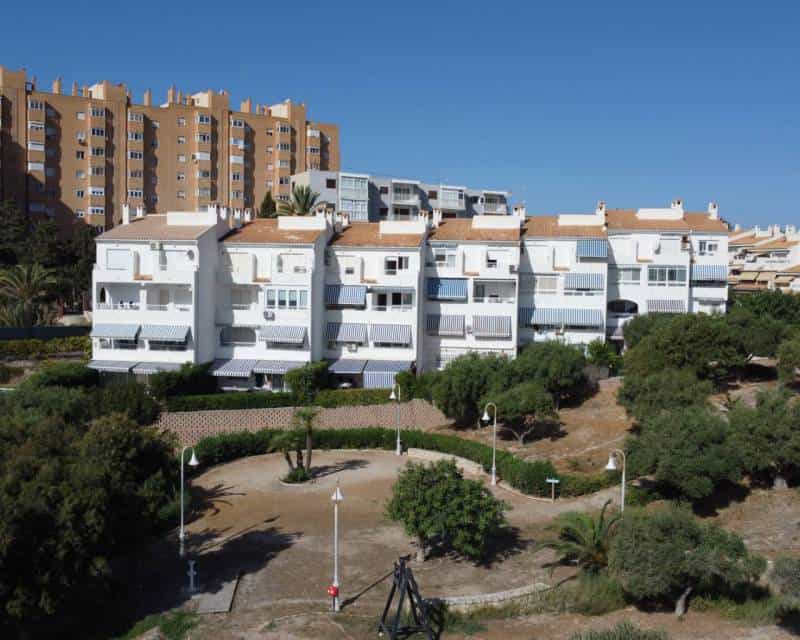 Condominium in El Campello, Comunidad Valenciana 10905453