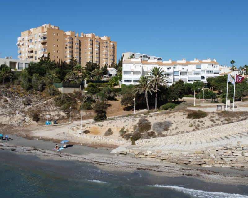 Condominium in El Campello, Comunidad Valenciana 10905453