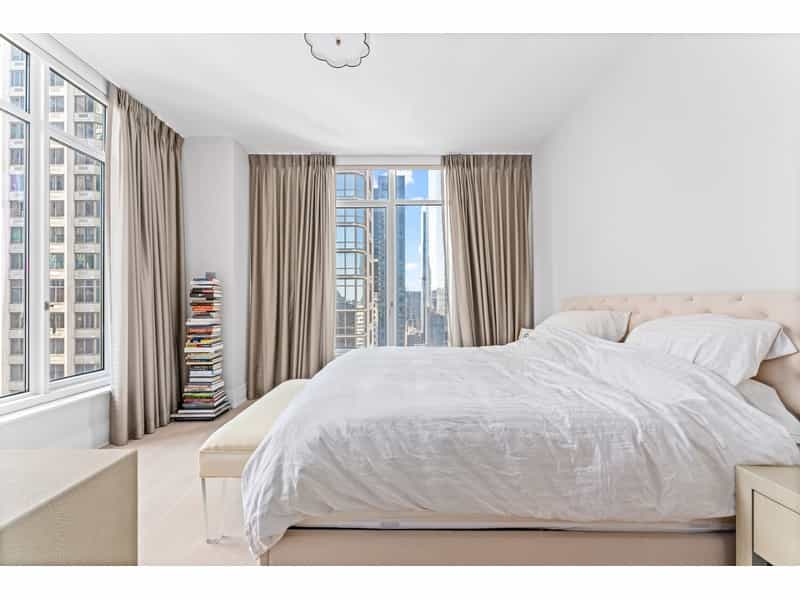Condominium in New York, New York 10905517