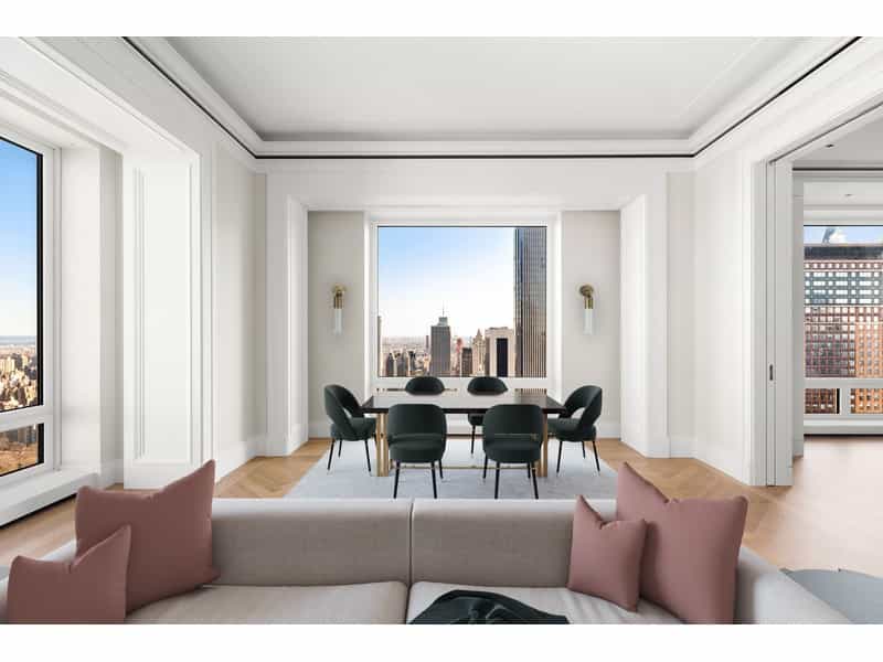 Condominium in New York, New York 10905930