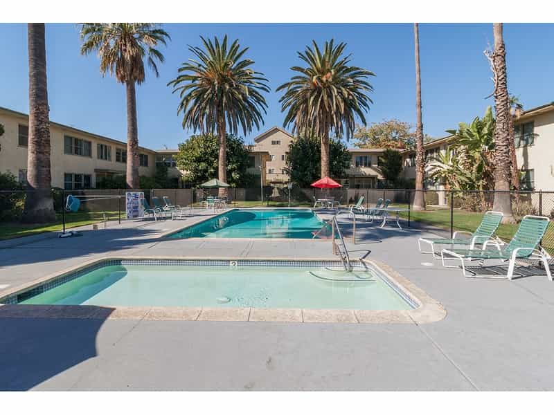 Condominium in Los Angeles, California 10905957