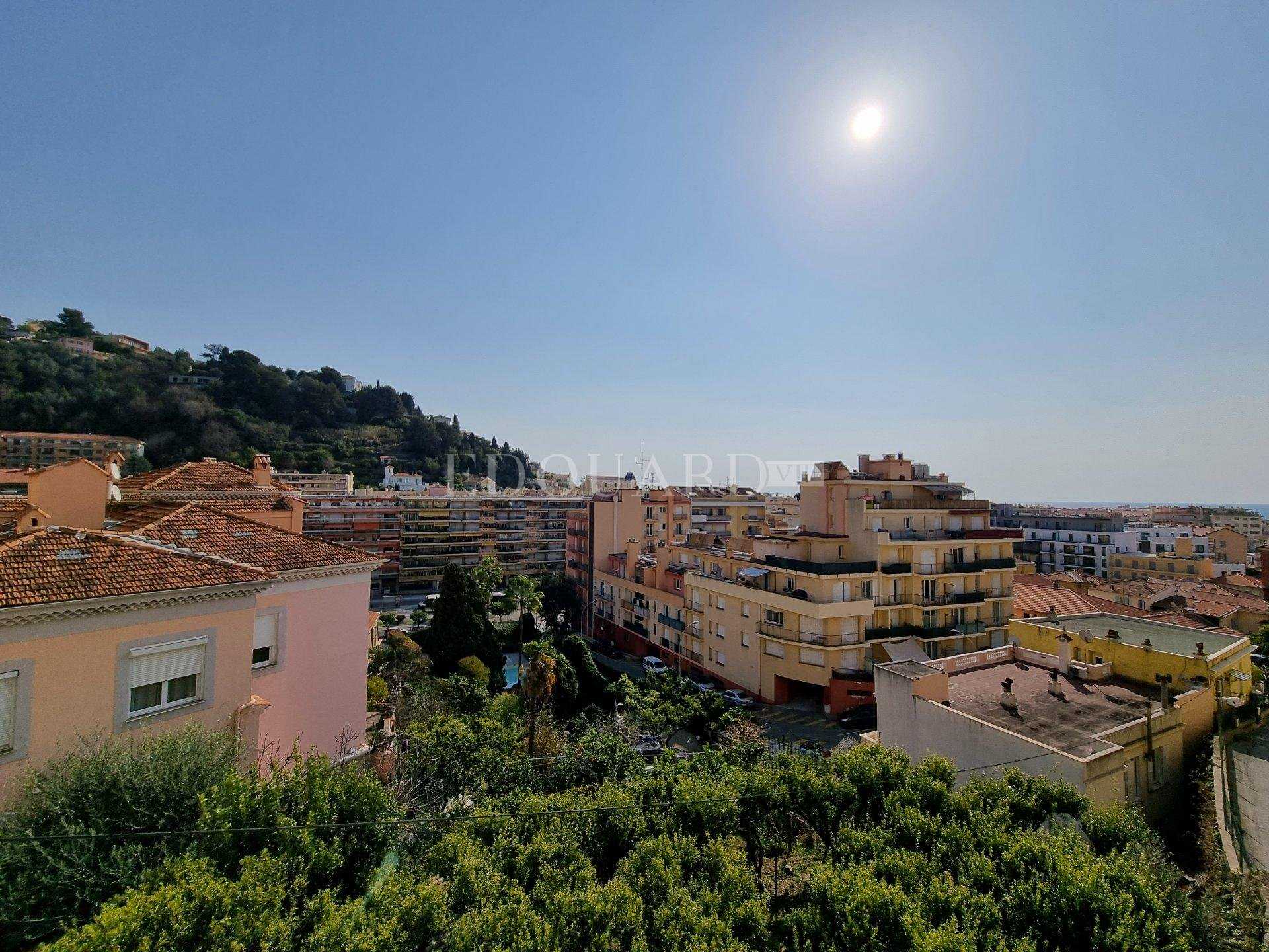 Condominium in Menton, Provence-Alpes-Cote d'Azur 10906085