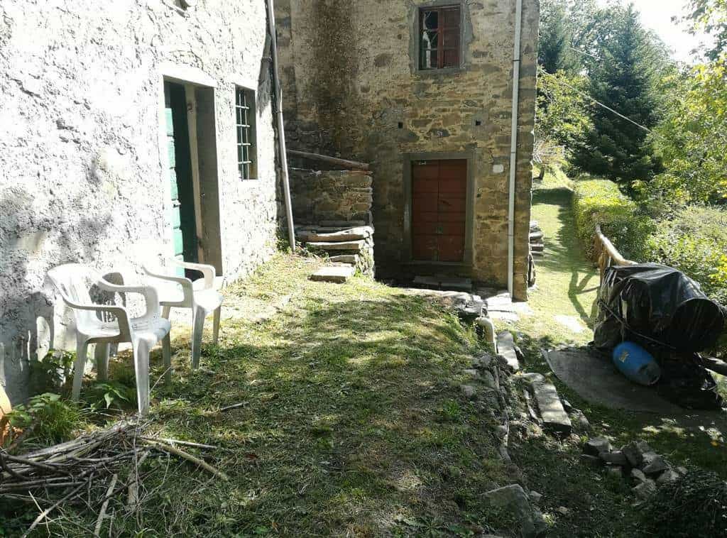 жилой дом в Fabbriche di Vergemoli, Toscana 10906614