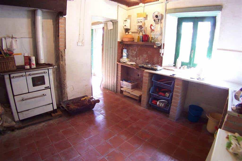 Talo sisään Fabbriche di Vergemoli, Toscana 10906614