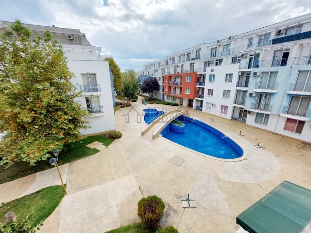 Condominium in Nesebar, Burgas 10911454