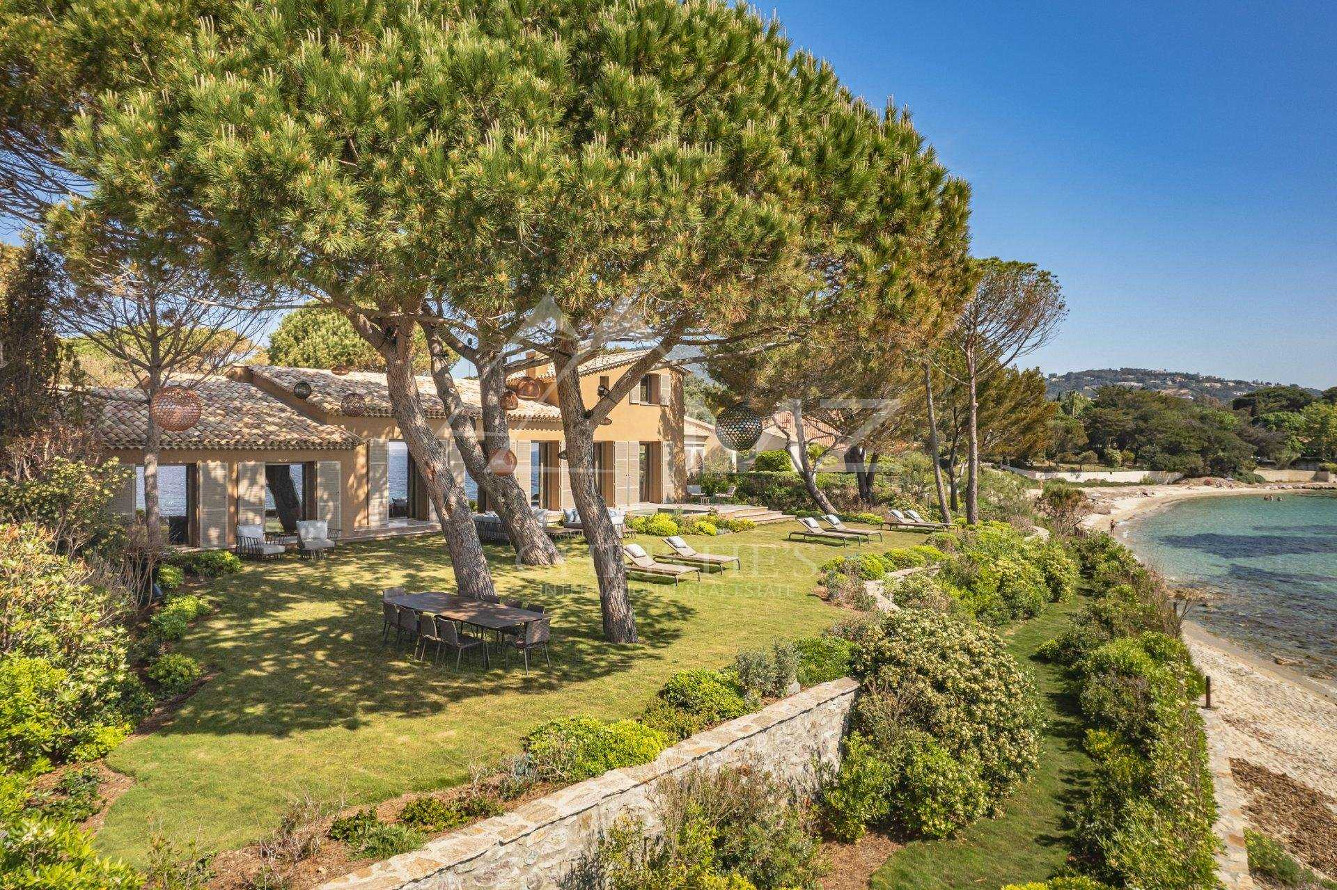 House in Saint-Tropez, Provence-Alpes-Cote d'Azur 10915425