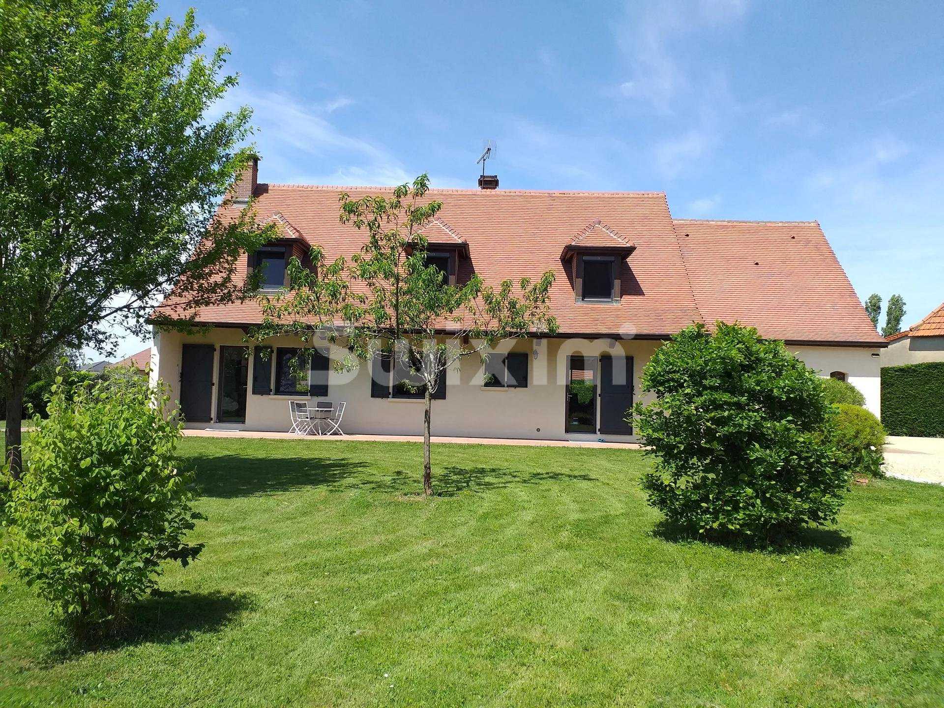 House in Lons-le-Saunier, Bourgogne-Franche-Comte 10915449
