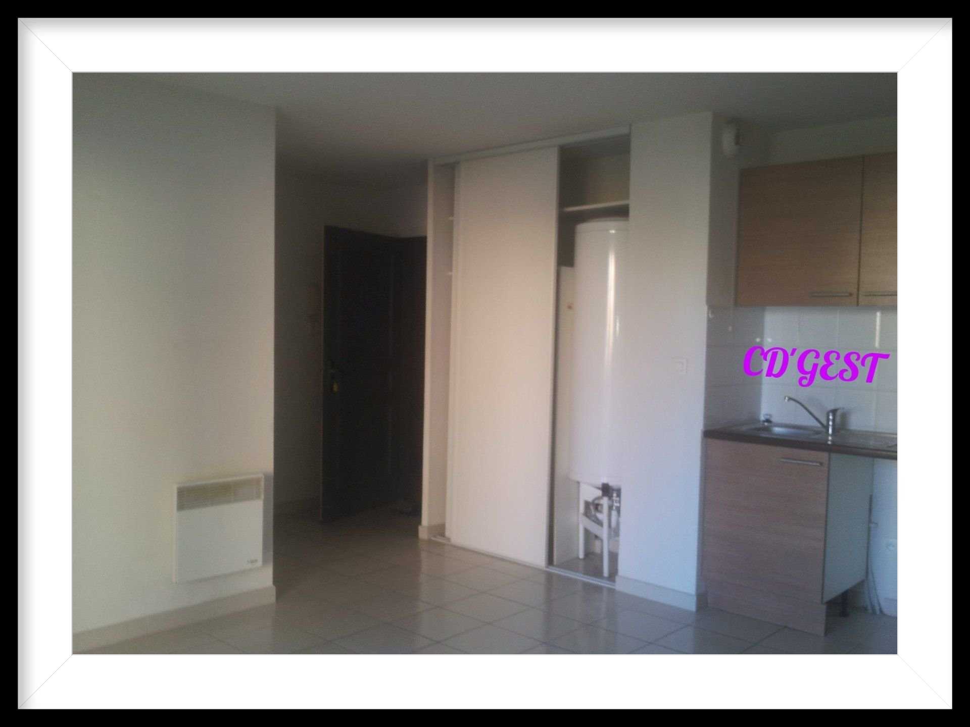 公寓 在 Montelimar, 奧弗涅-羅納-阿爾卑斯大區 10915477