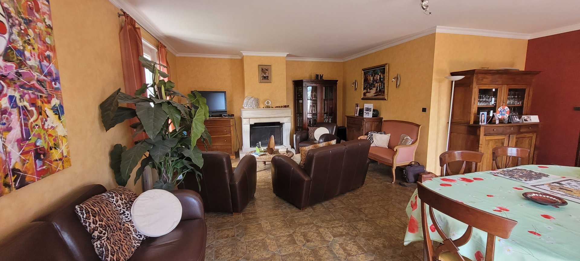 σπίτι σε Saint-Chamond, Ωβέρνη-Ροδανός-Άλπεις 10915502