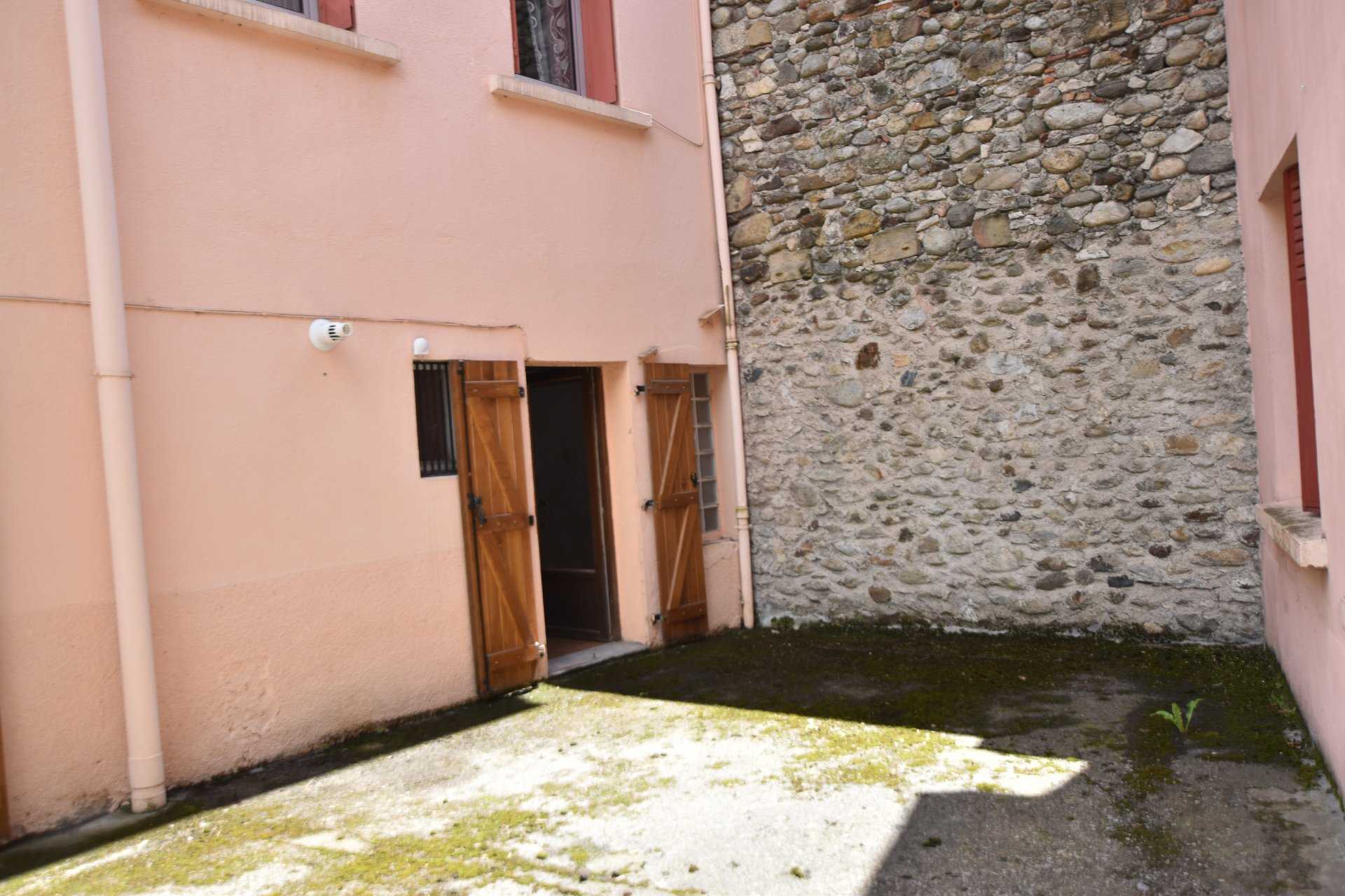 Residencial en Lavelanet, Ariège 10915706