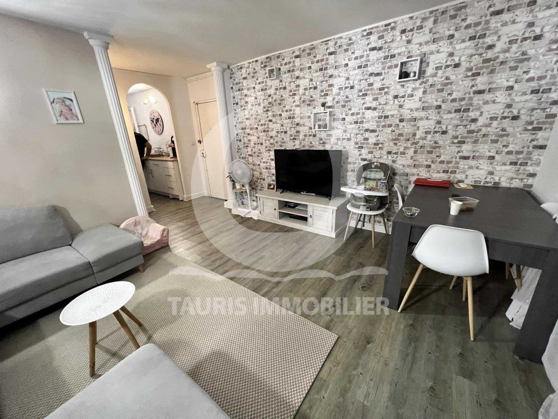 Condominium in Mouret, Provence-Alpes-Côte d'Azur 10915711