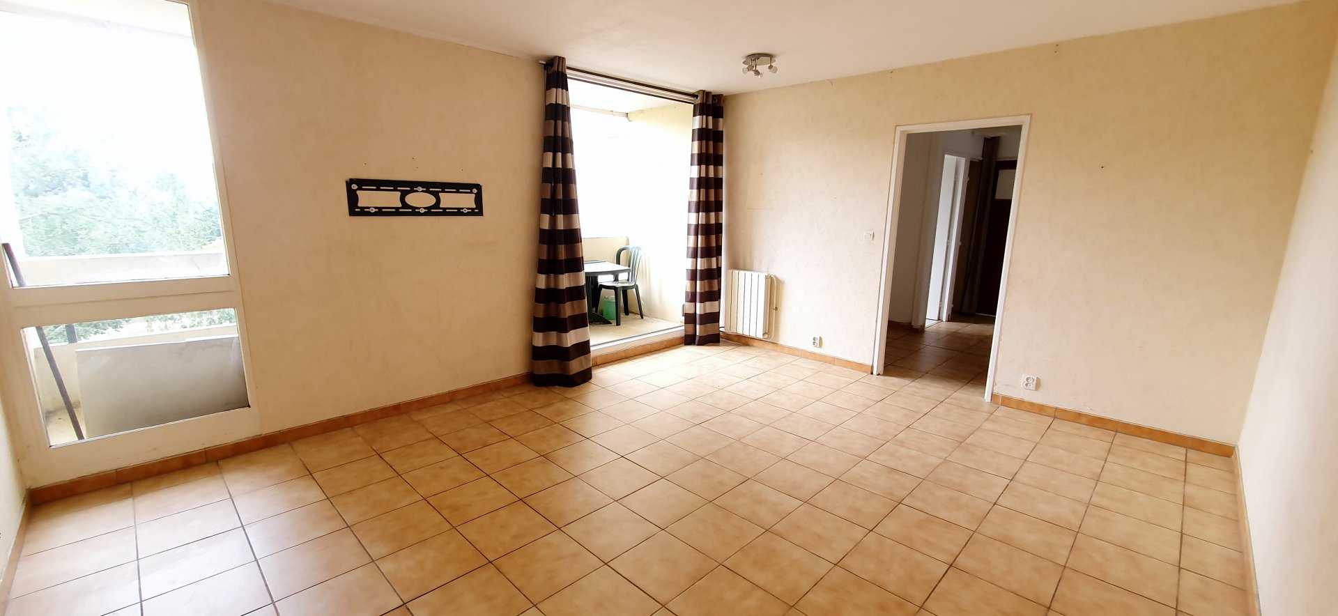 公寓 在 Maurepas, Ile-de-France 10915723