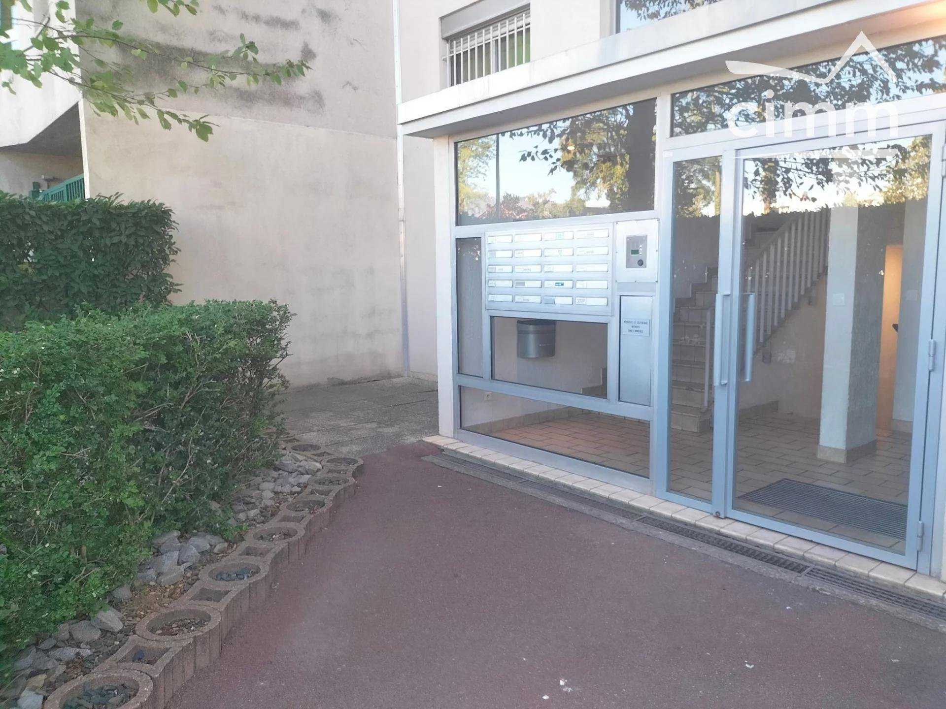Office in Villeurbanne, Rhône 10915771