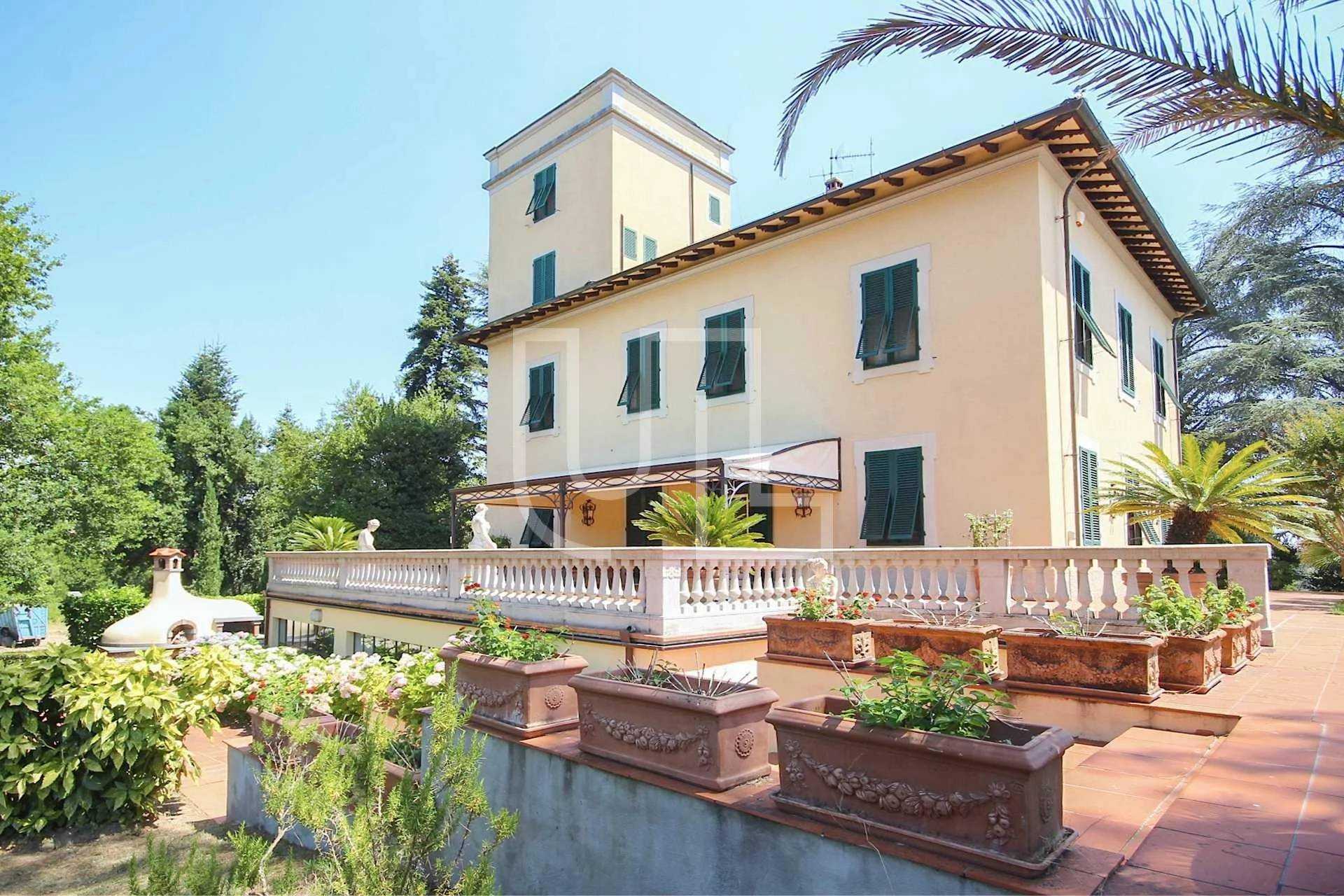 房子 在 Lucca, Toscana 10916366