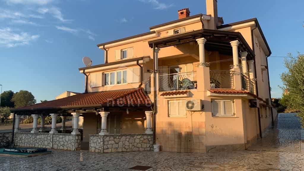 σπίτι σε Tar, Istria County 10916509