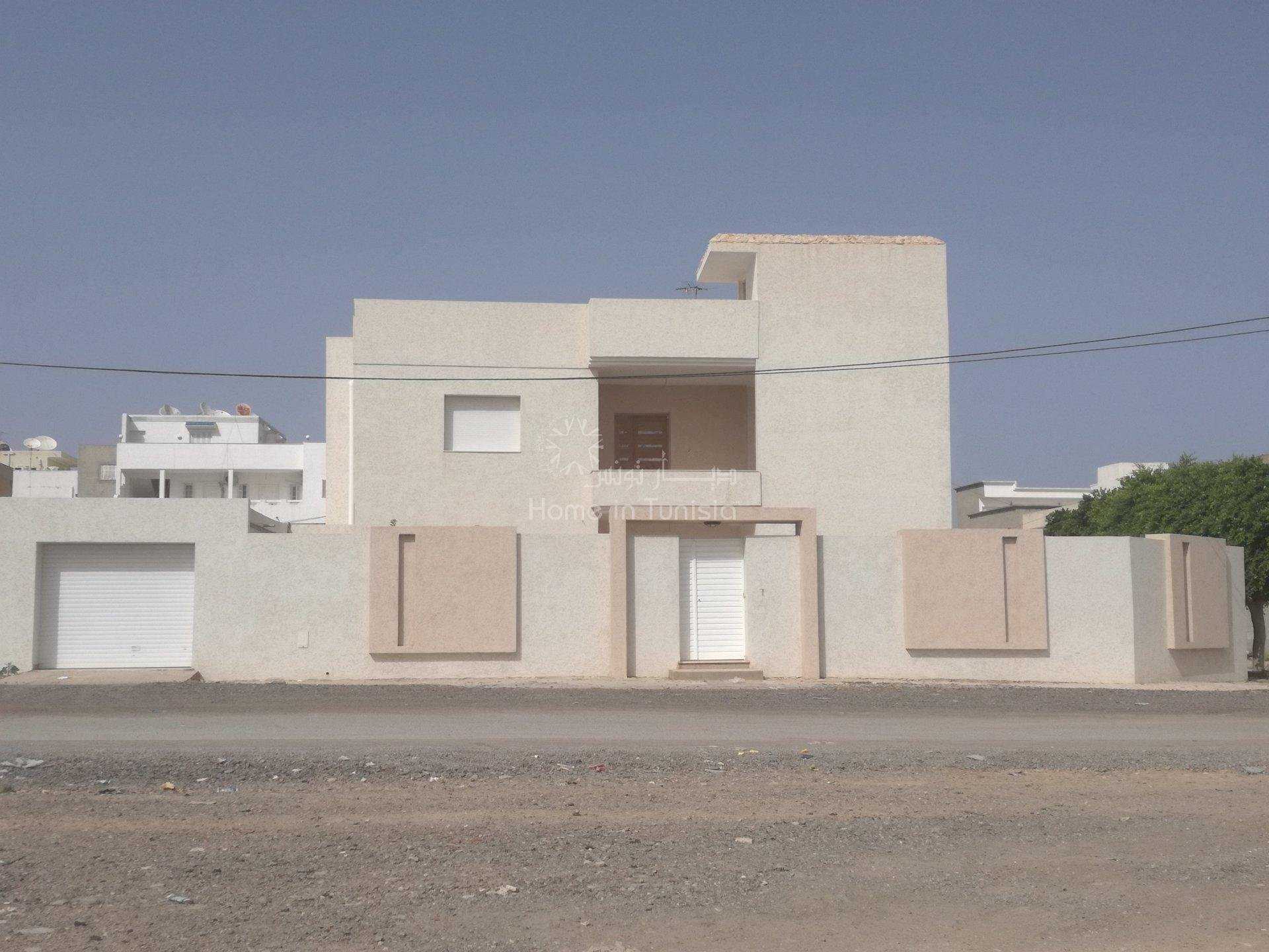 房子 在 El Hamma, Gabes 10917079