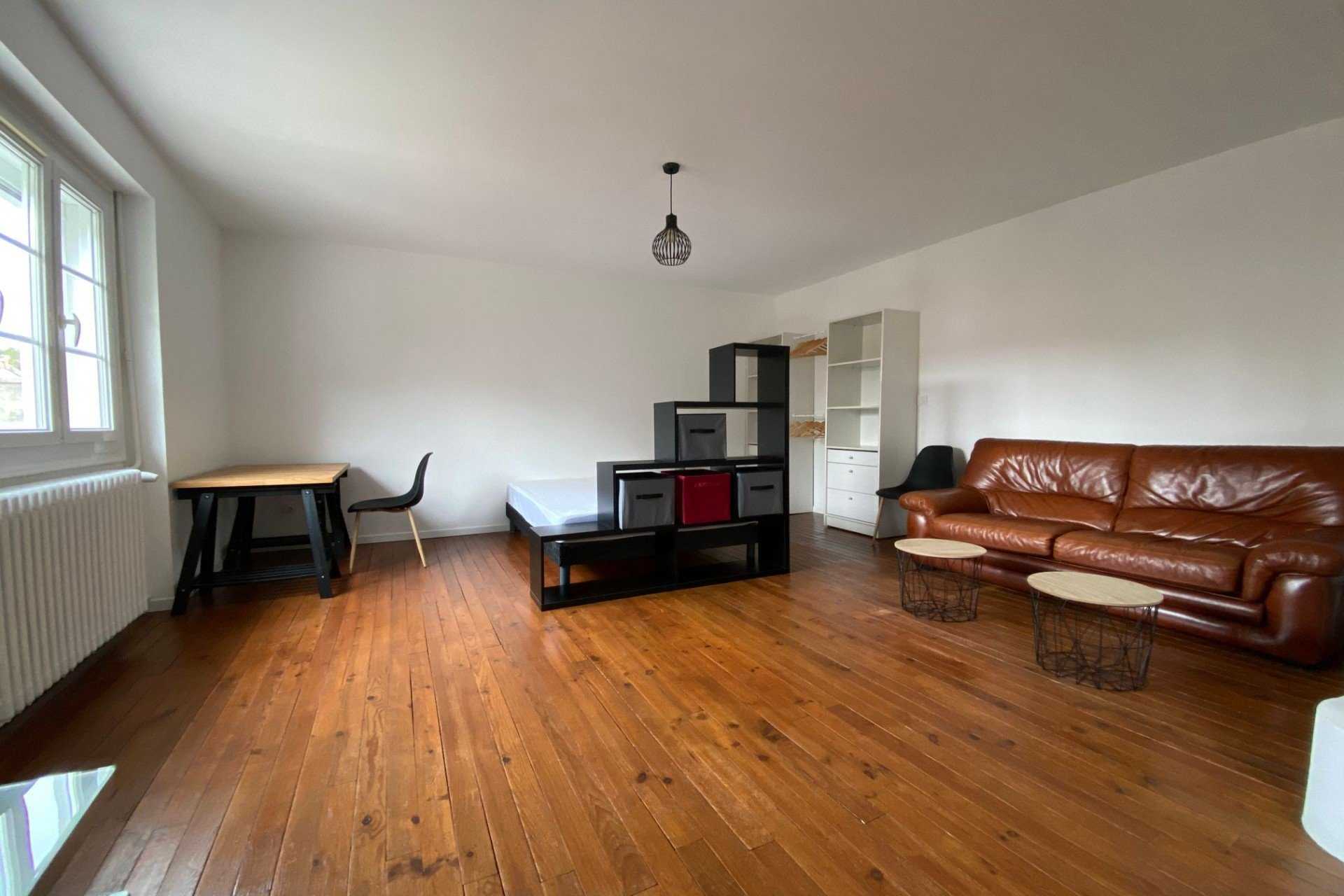 公寓 在 蒙特利马尔, 奥弗涅-罗纳-阿尔卑斯大区 10919051