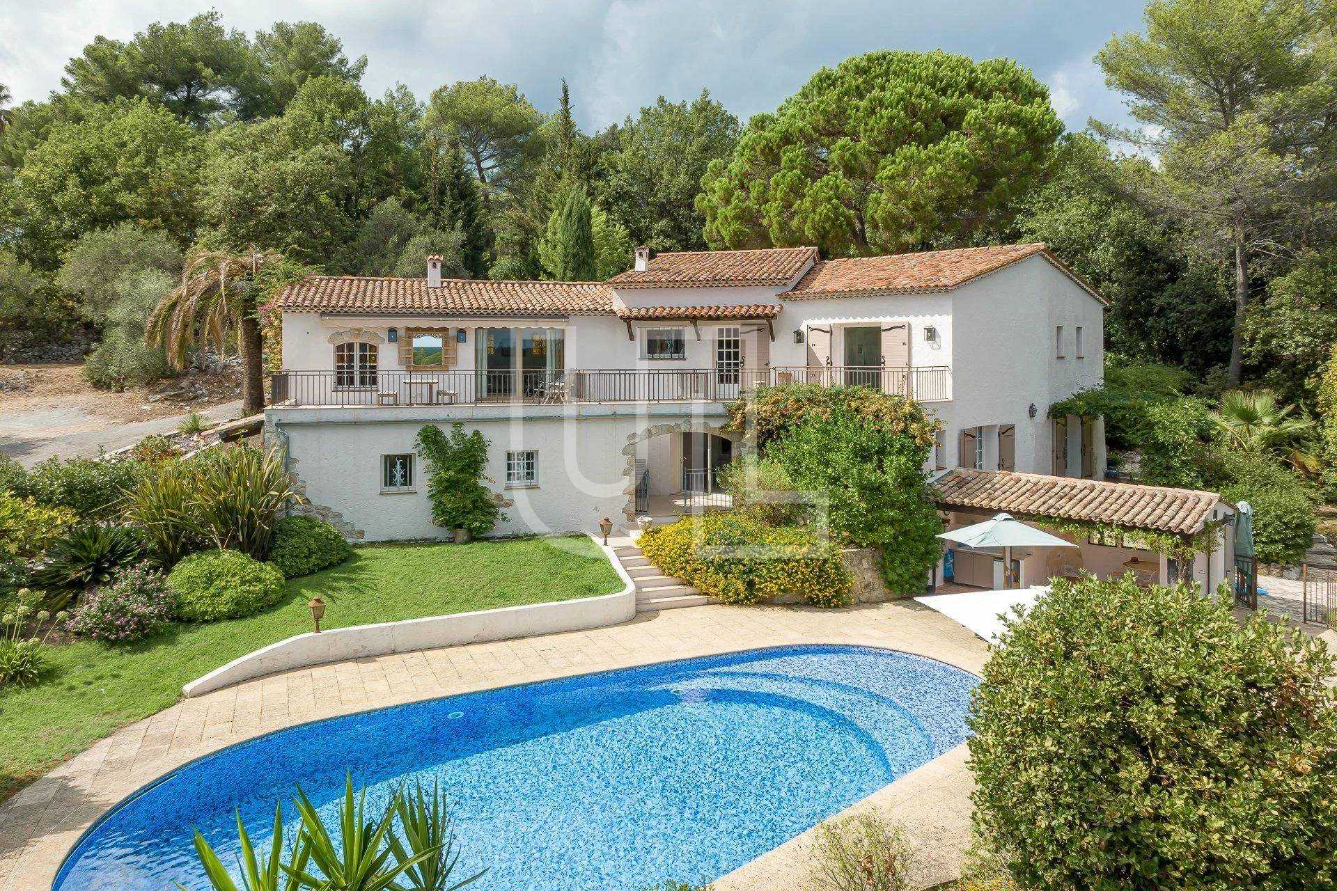 σπίτι σε Roquefort-les-Pins, Provence-Alpes-Côte d'Azur 10919213