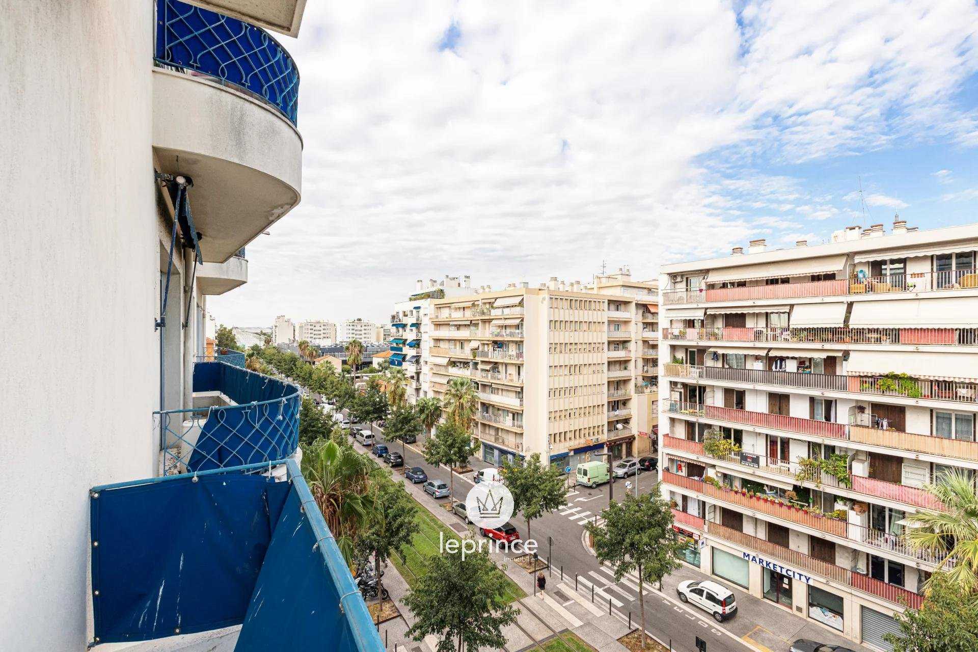 Condominium dans Nice, Alpes-Maritimes 10920177