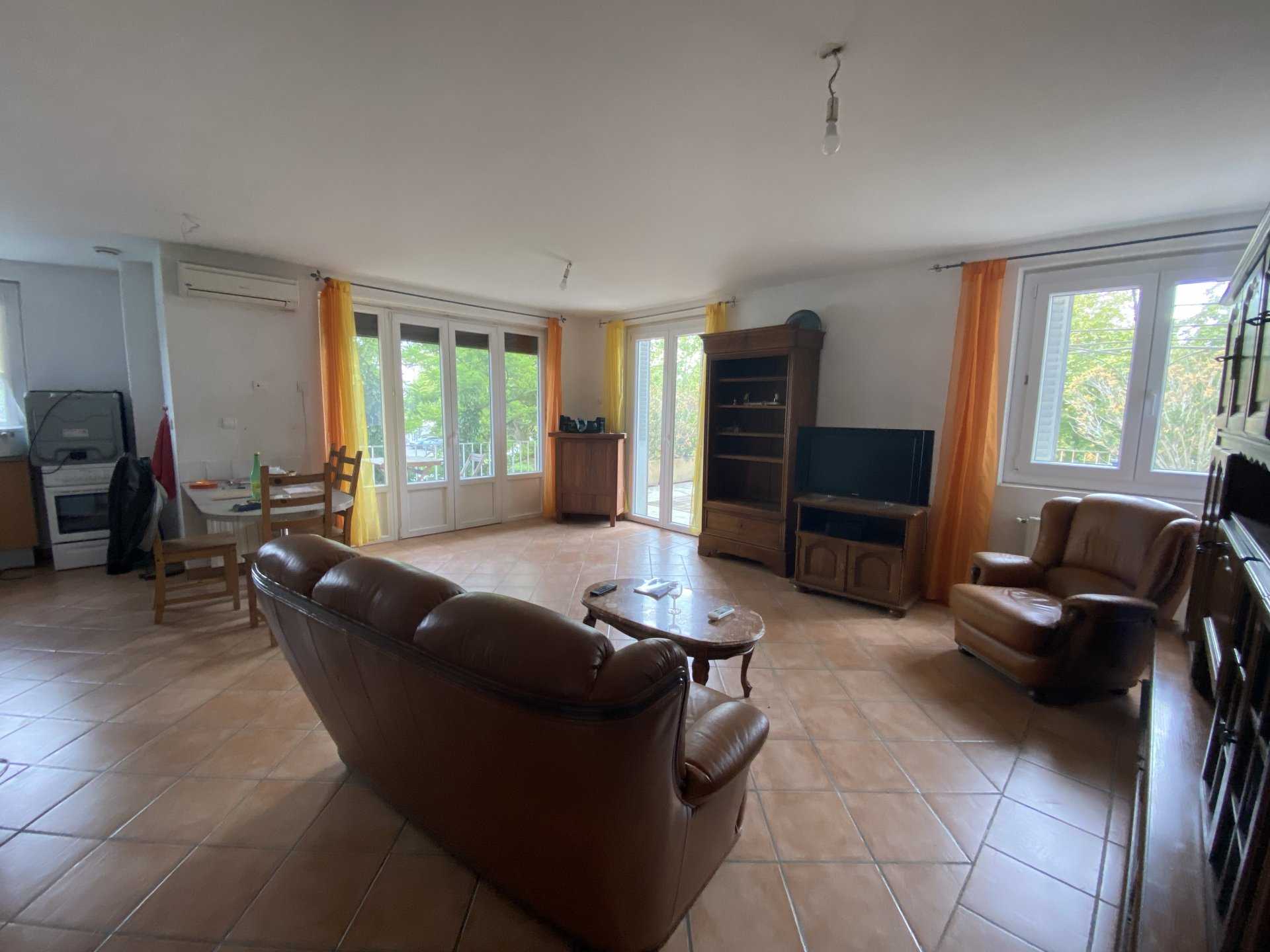Condominium in Montelimar, Auvergne-Rhone-Alpes 10920178