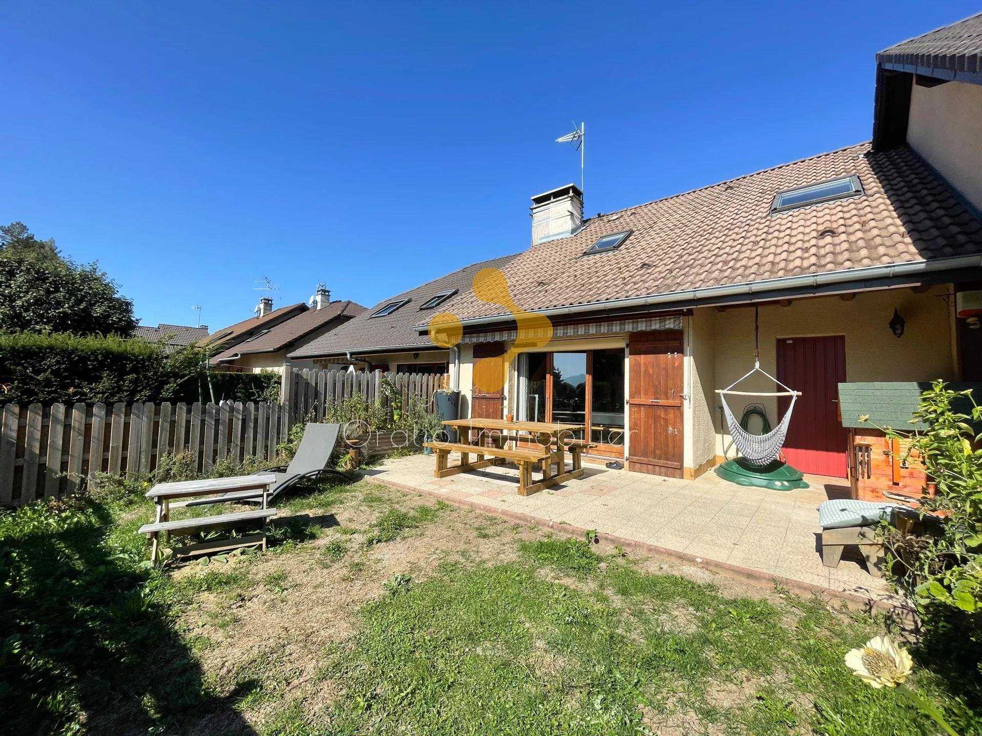 Multiple Houses in Annecy-le-Vieux, Haute-Savoie 10920227