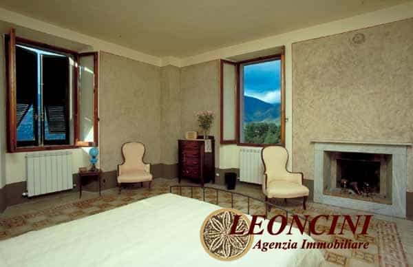 Rumah di Pontremoli, Tuscany 10920757