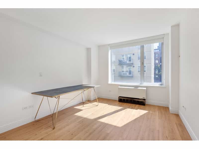 Condominium in , New York 10921616