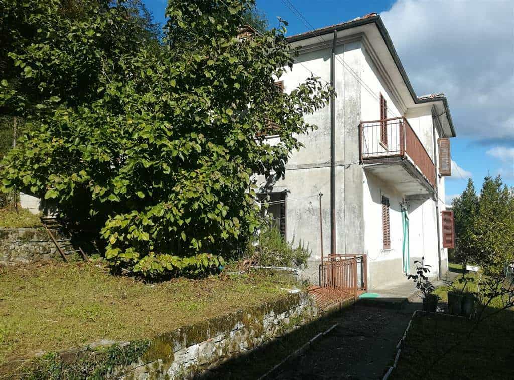 Condominium in Minucciano, Tuscany 10921861