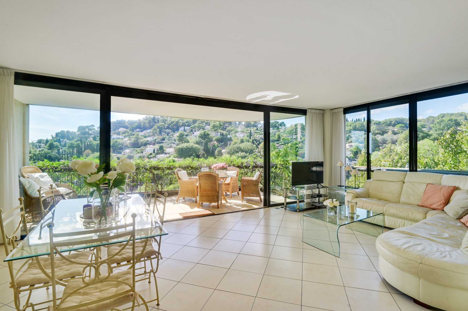 Condominium in Les Baraques, Provence-Alpes-Cote d'Azur 10922000