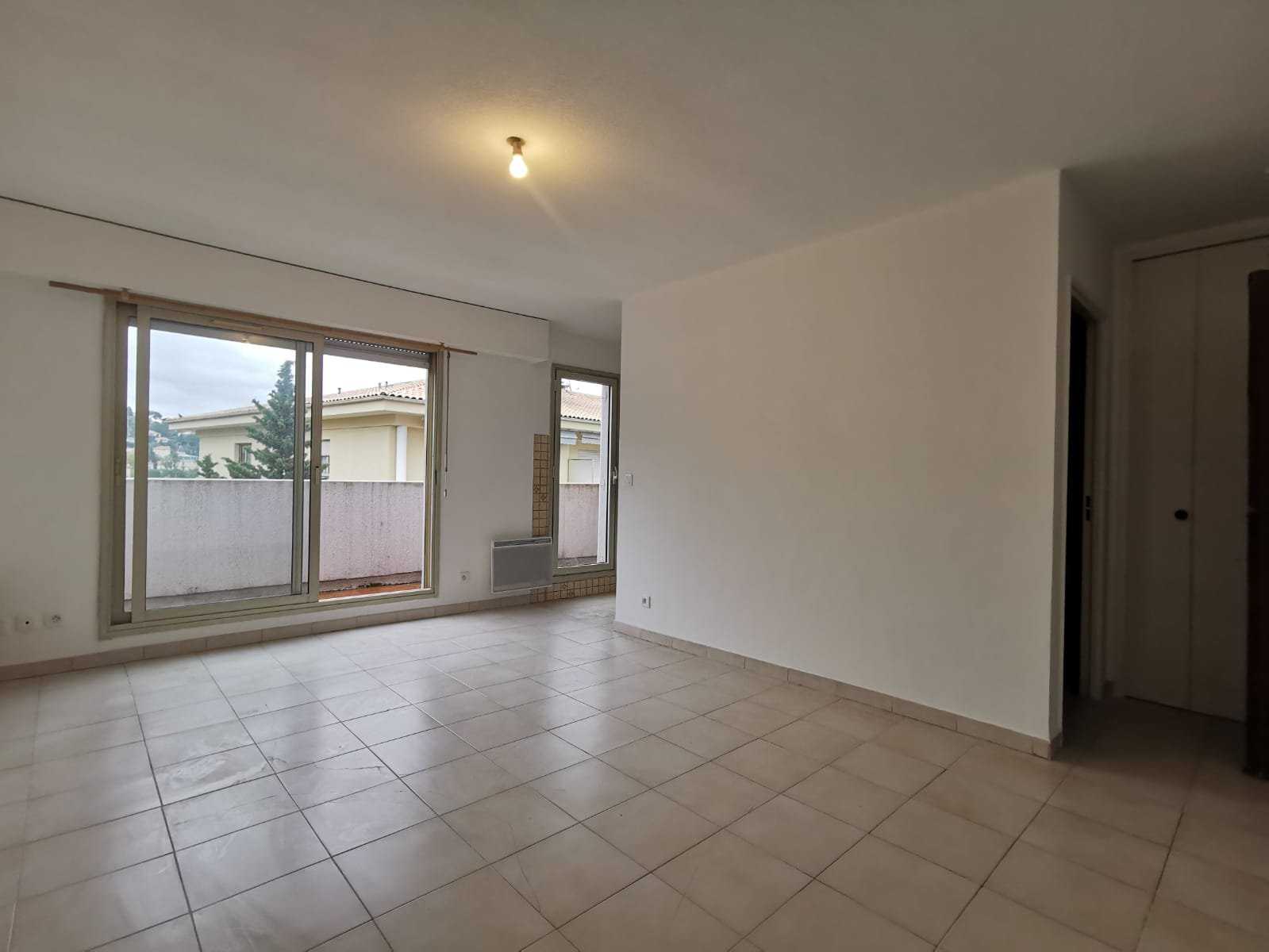 Condominium in Vence, Provence-Alpes-Cote d'Azur 10922031