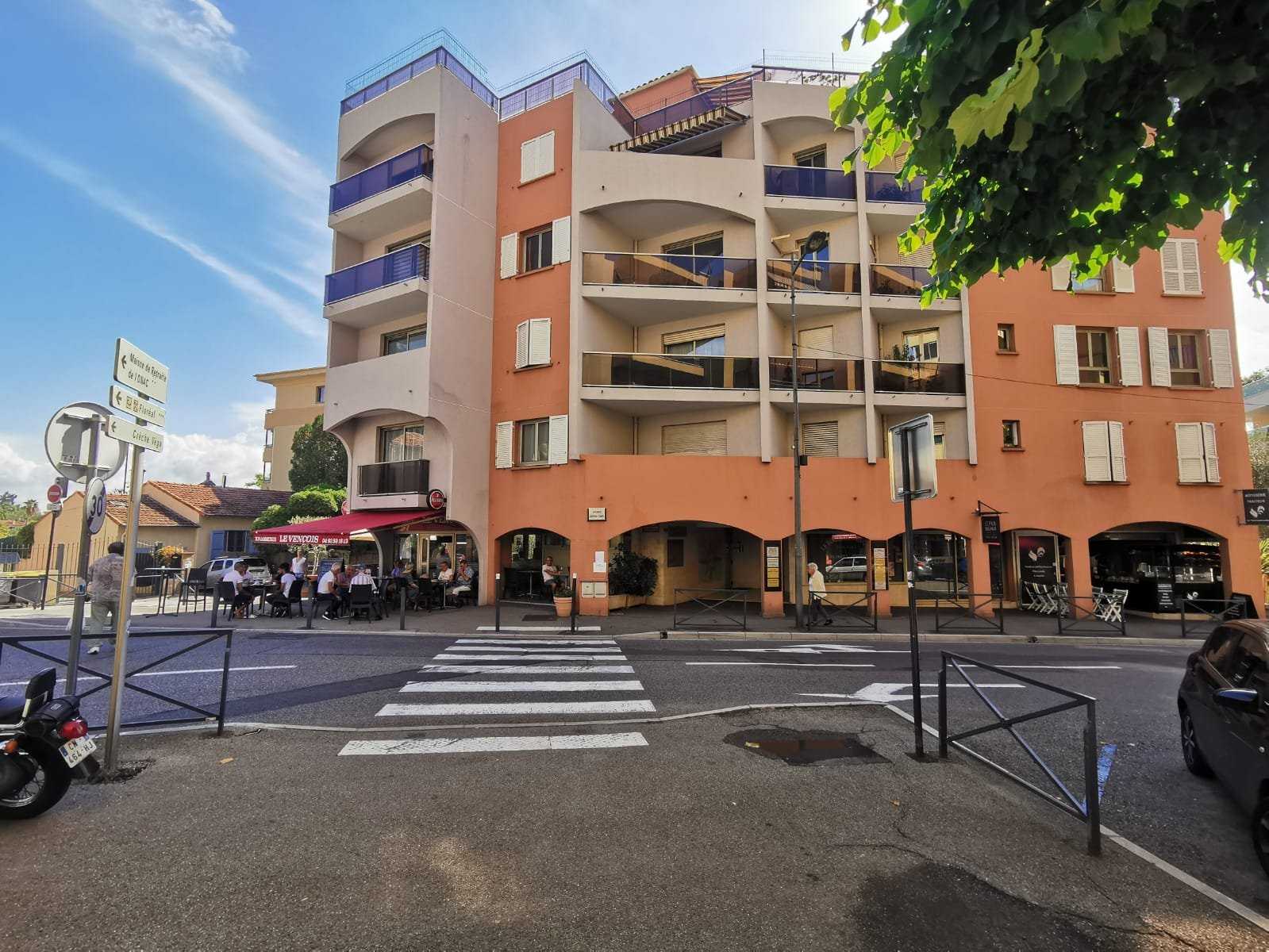 Condominium dans Venise, Provence-Alpes-Côte d'Azur 10922031