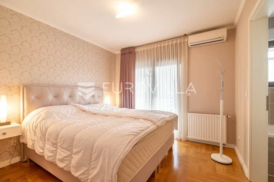 Квартира в Бієнік, Загреб, град 10922100