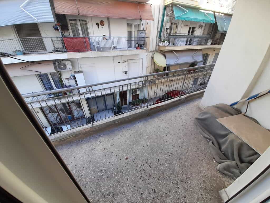 Condominium in Thessaloniki,  10922186