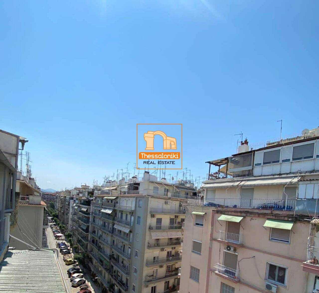 Condominium in Thessaloniki,  10923315