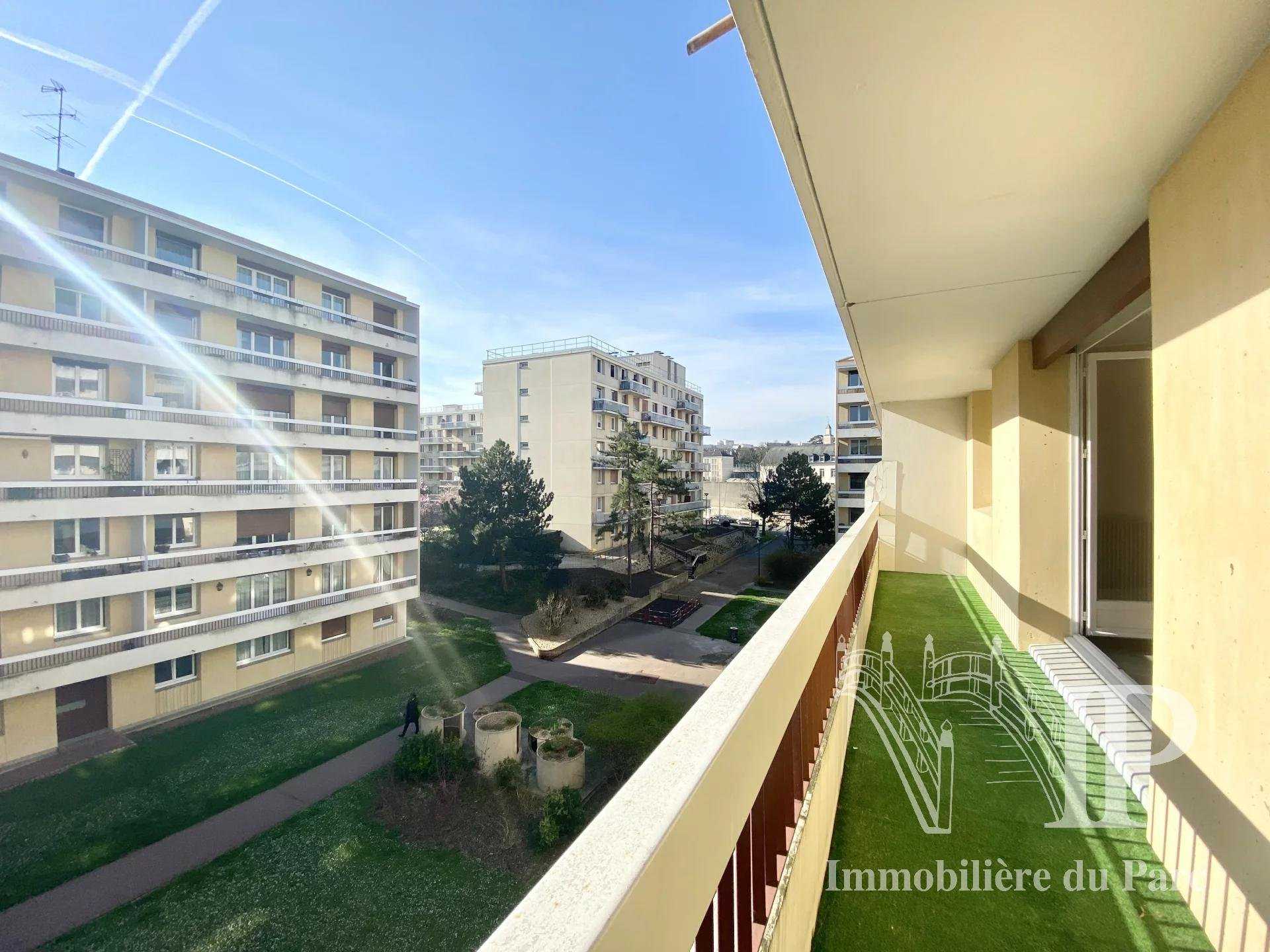 Condominium in Poissy, Yvelines 10923713
