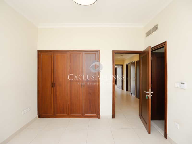 House in Abu Dhabi, Abu Dhabi 10923834