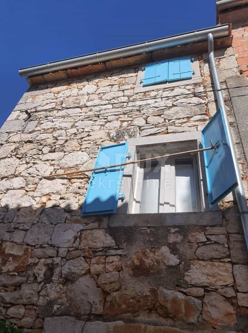 casa en Susnjevica, Istarska Županija 10924139