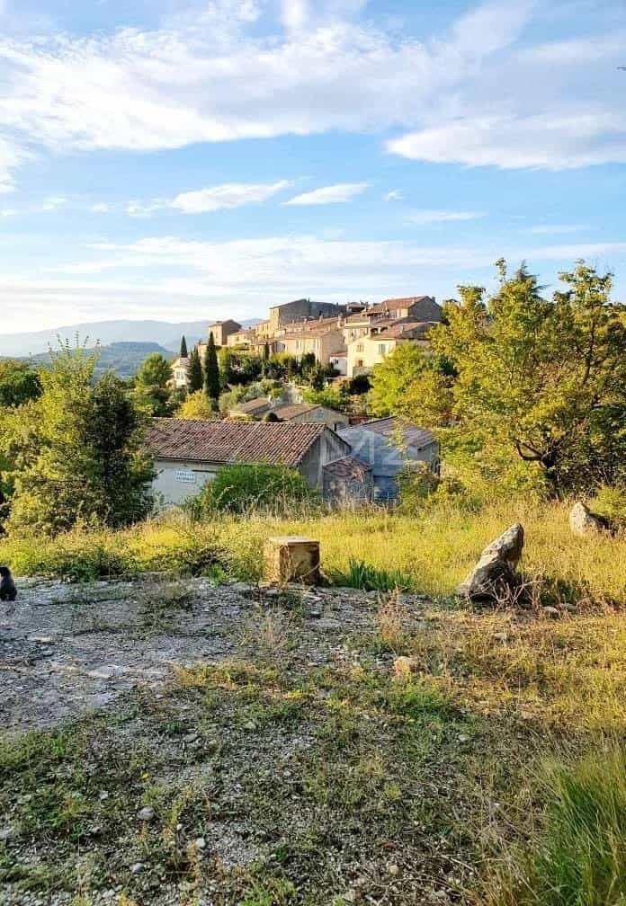 Land in Grambois, Provence-Alpes-Côte d'Azur 10924244