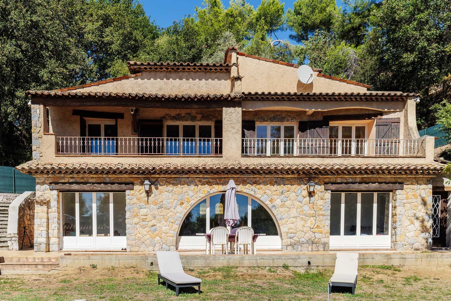 Huis in La Gaude, Provence-Alpes-Côte d'Azur 10924246