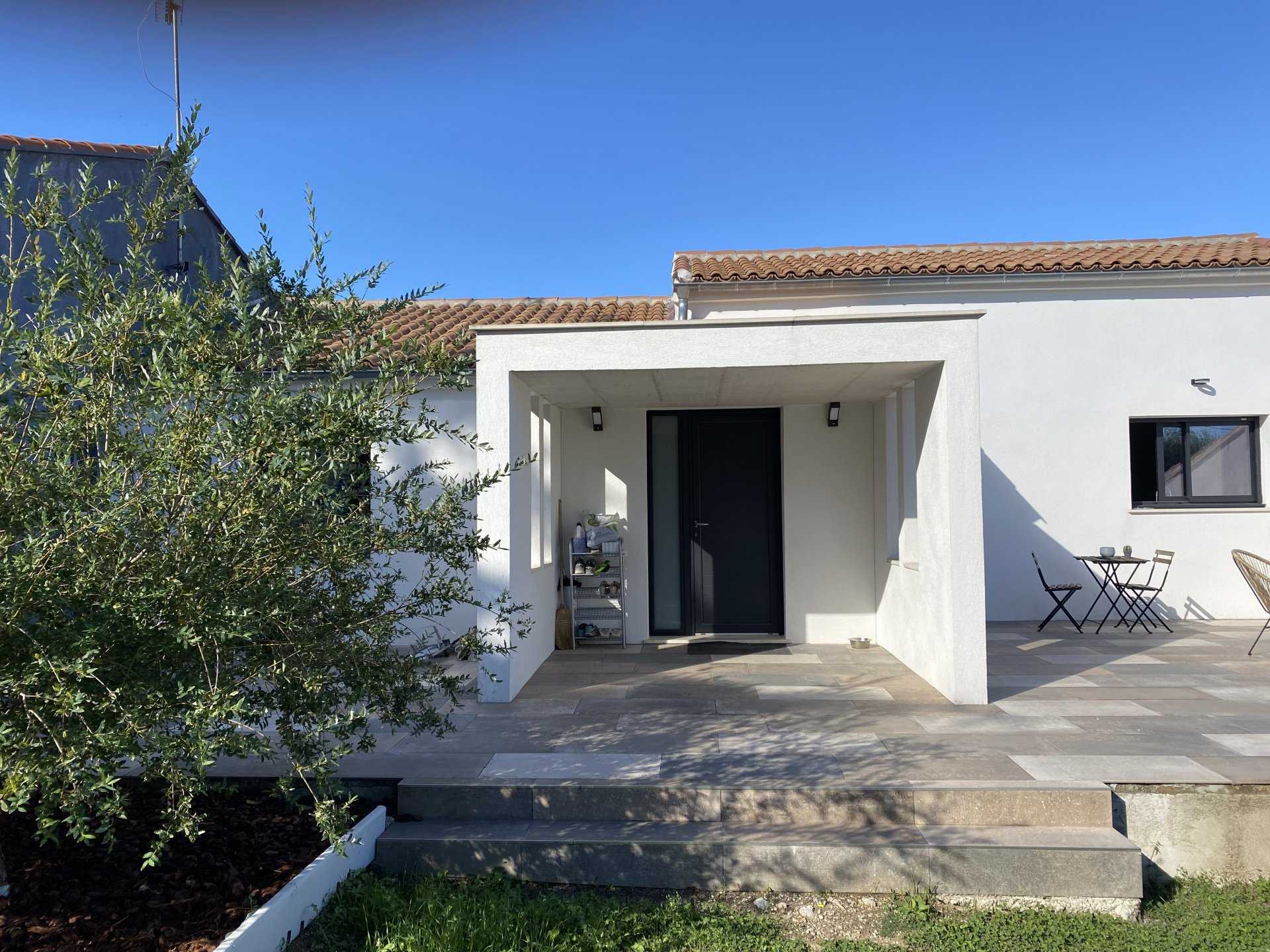 House in Chabanu, Provence-Alpes-Cote d'Azur 10924253
