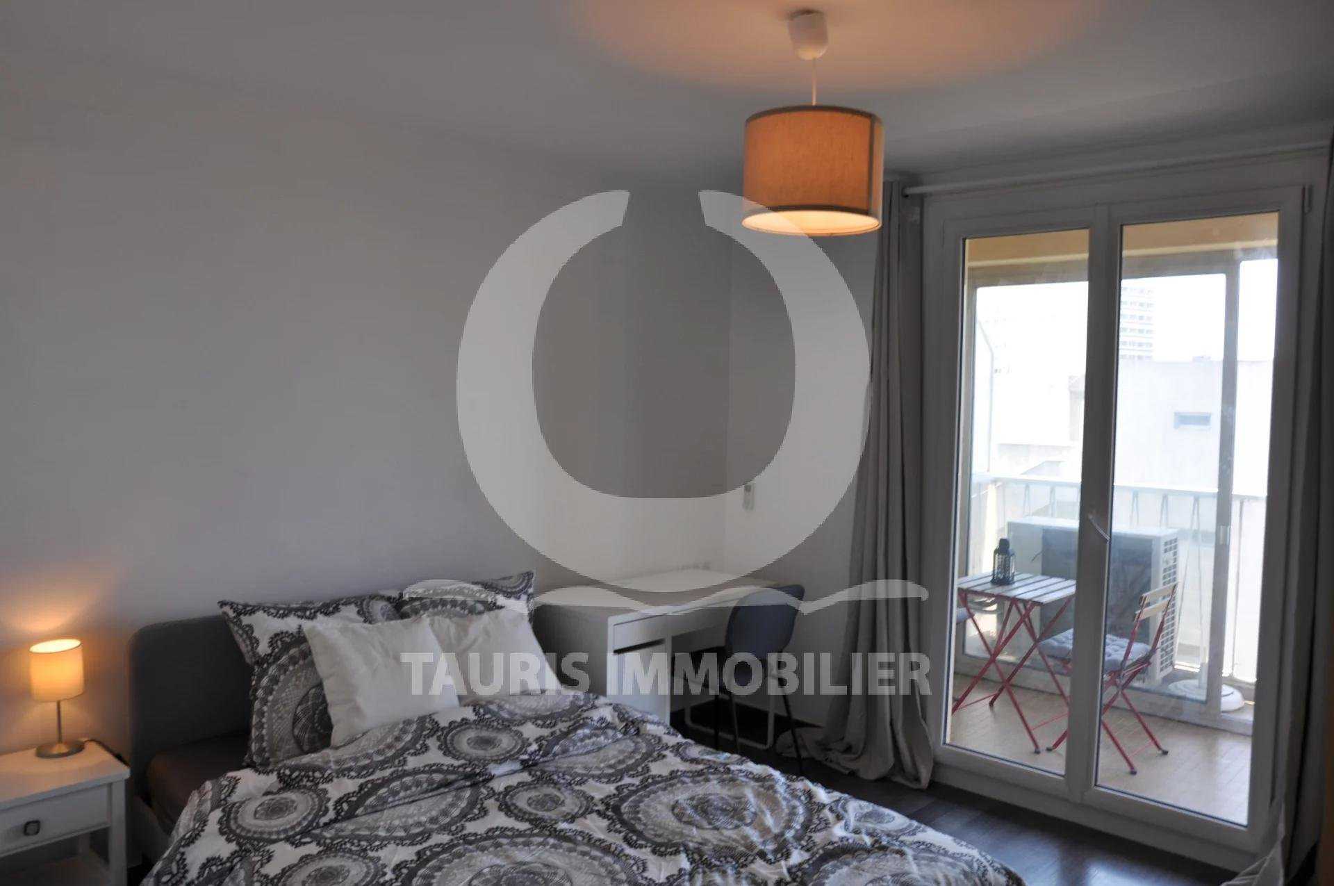 Condominium in La Pomme, Provence-Alpes-Cote d'Azur 10924276