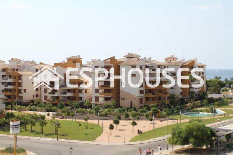 Condominium in Torrevieja, Comunidad Valenciana 10924577