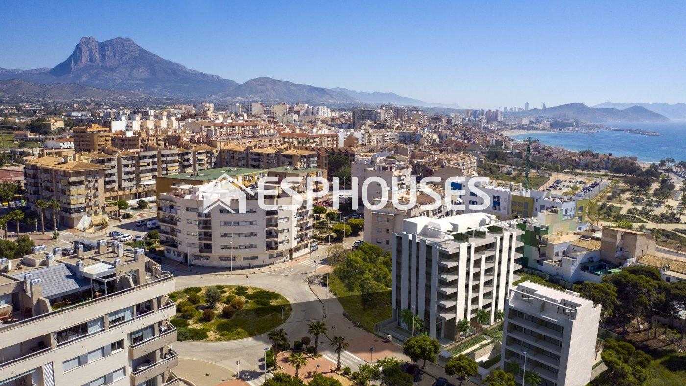 Condominium in Villajoyosa, Comunidad Valenciana 10924663