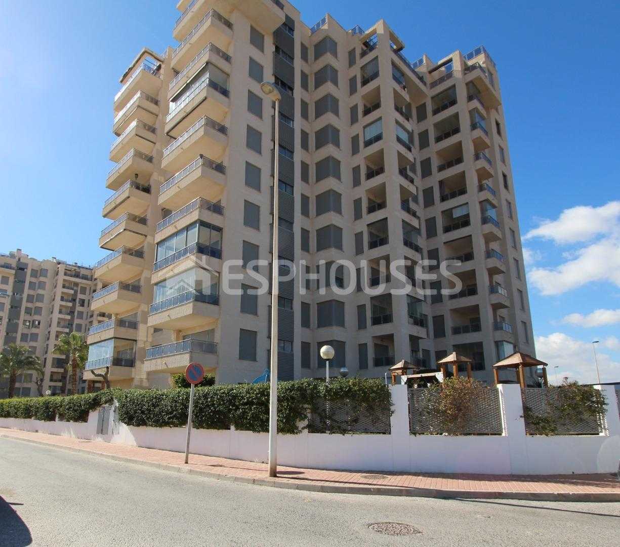 Condominium in Guardamar del Segura, Valencia 10925185