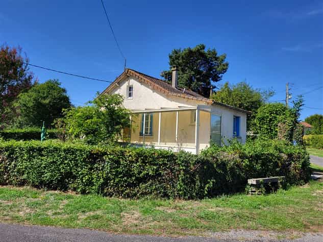 Rumah di Mouterre-sur-Blourde, Nouvelle-Aquitaine 10925756