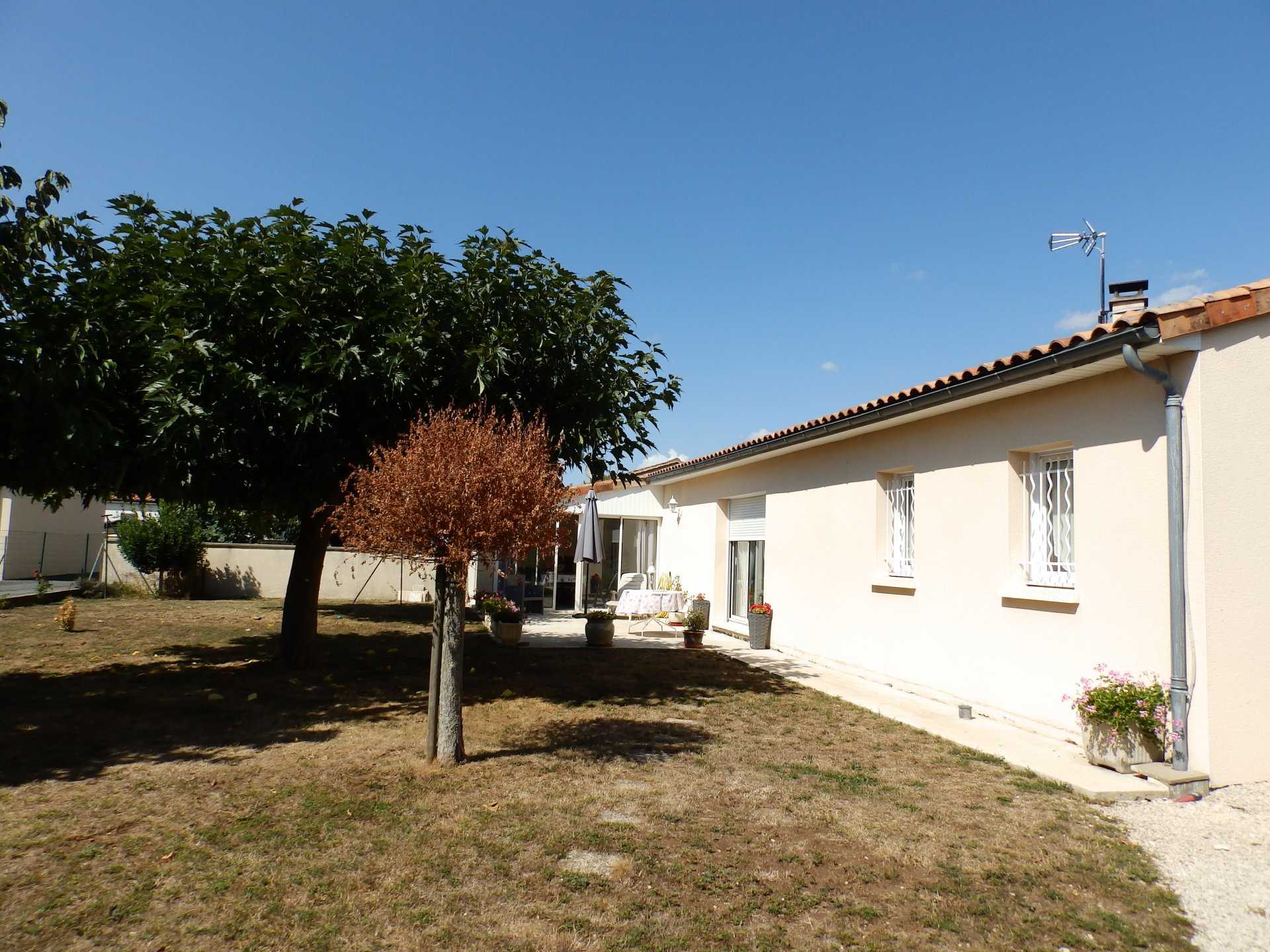 House in Ruffec, Nouvelle-Aquitaine 10925769