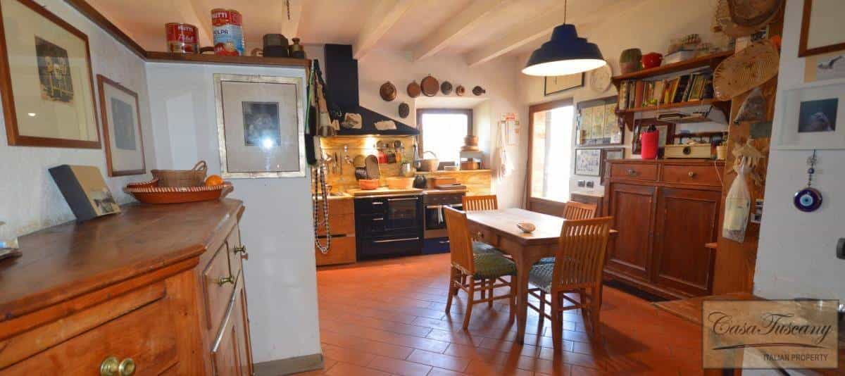 rumah dalam Monteriggioni, Tuscany 10925827