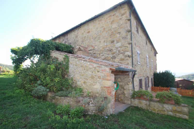 Квартира в Montecatini Val di Cecina, Tuscany 10925893