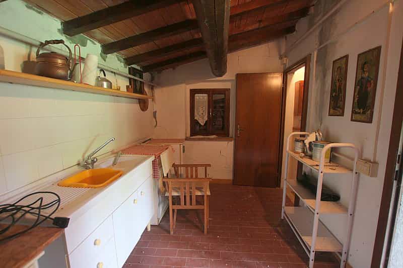 Kondominium dalam Montecatini Val di Cecina, Tuscany 10925893