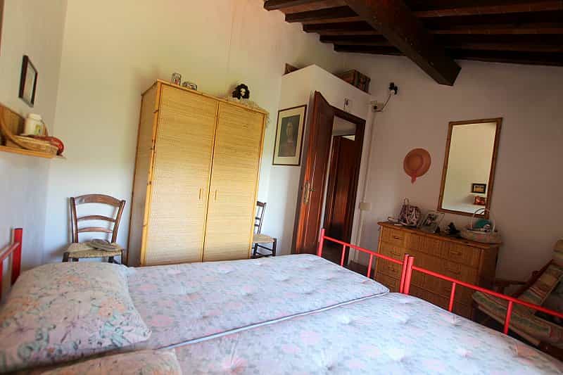 Kondominium dalam Montecatini Val di Cecina, Tuscany 10925893